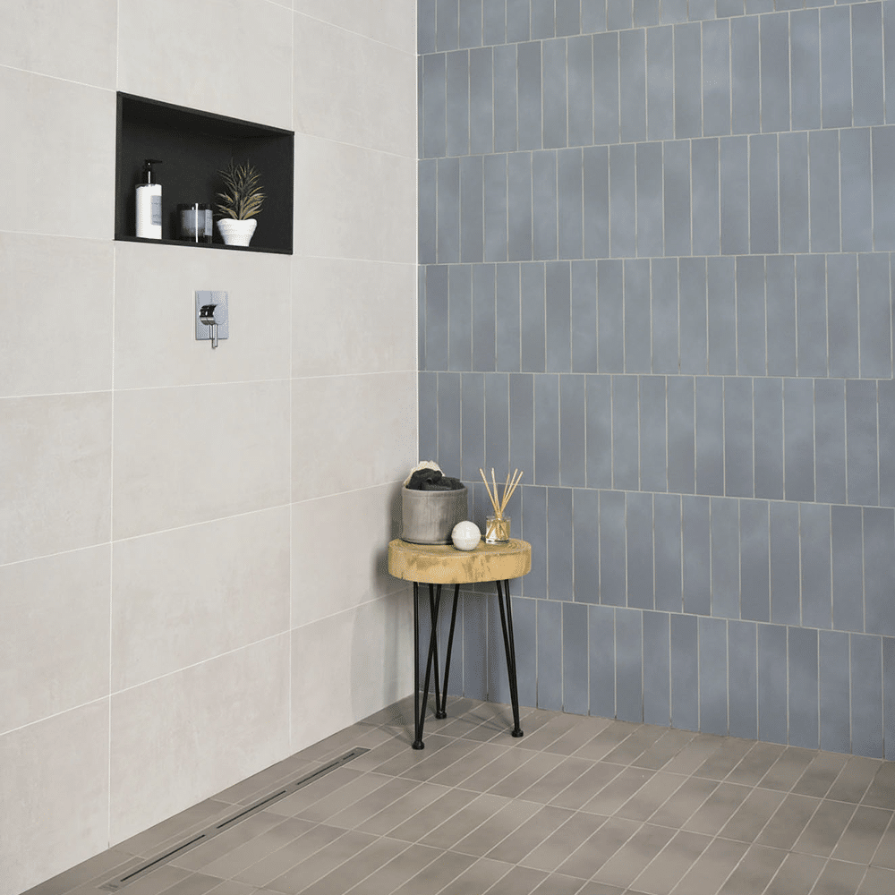 Lissabon flisen i farverne Blue og Dark Grey