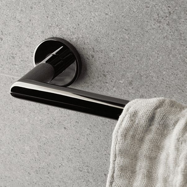 TA211 i farven Black Chrome