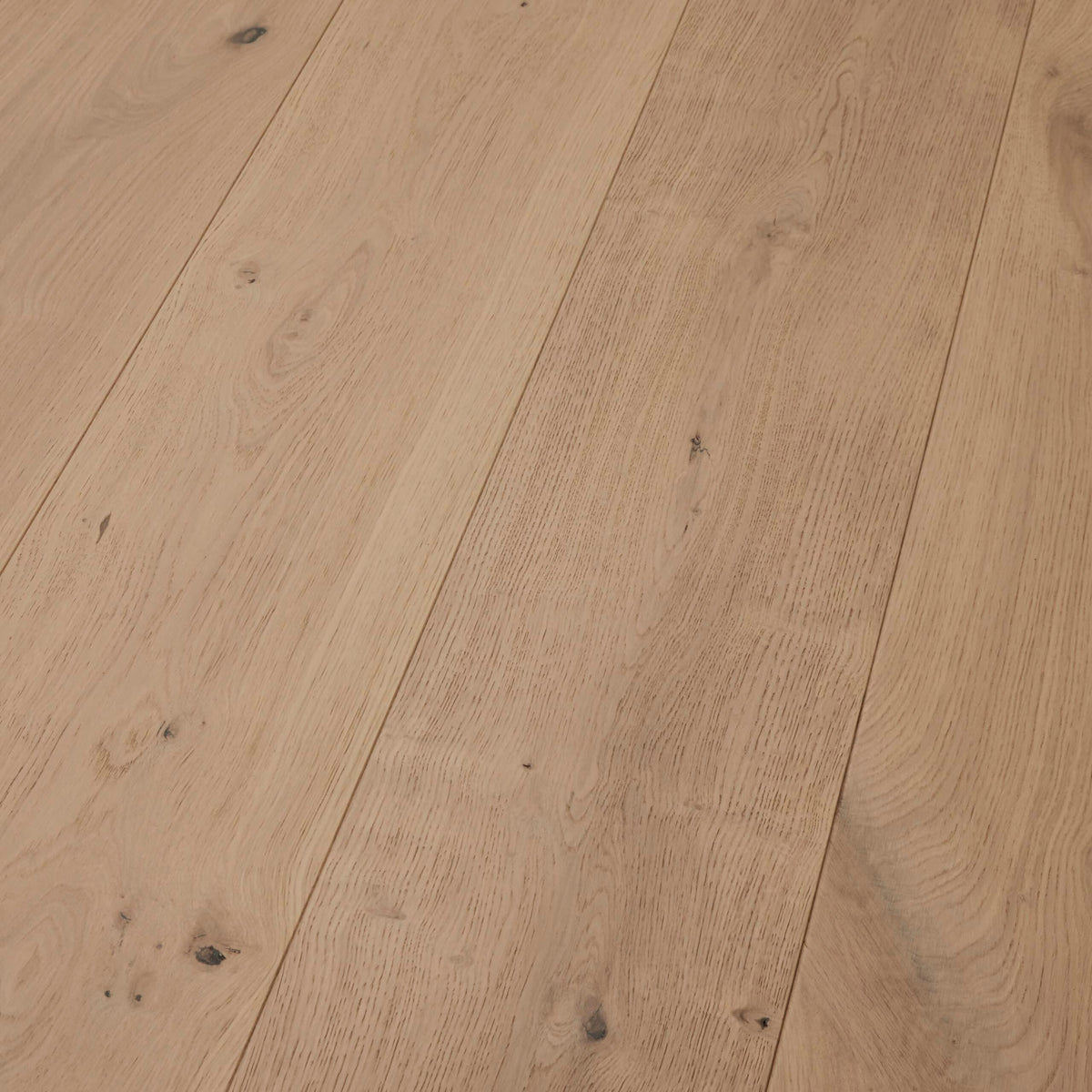 Eksklusiv Eg Plankegulv RUSTIK Neutral lak på 26 x 220 cm