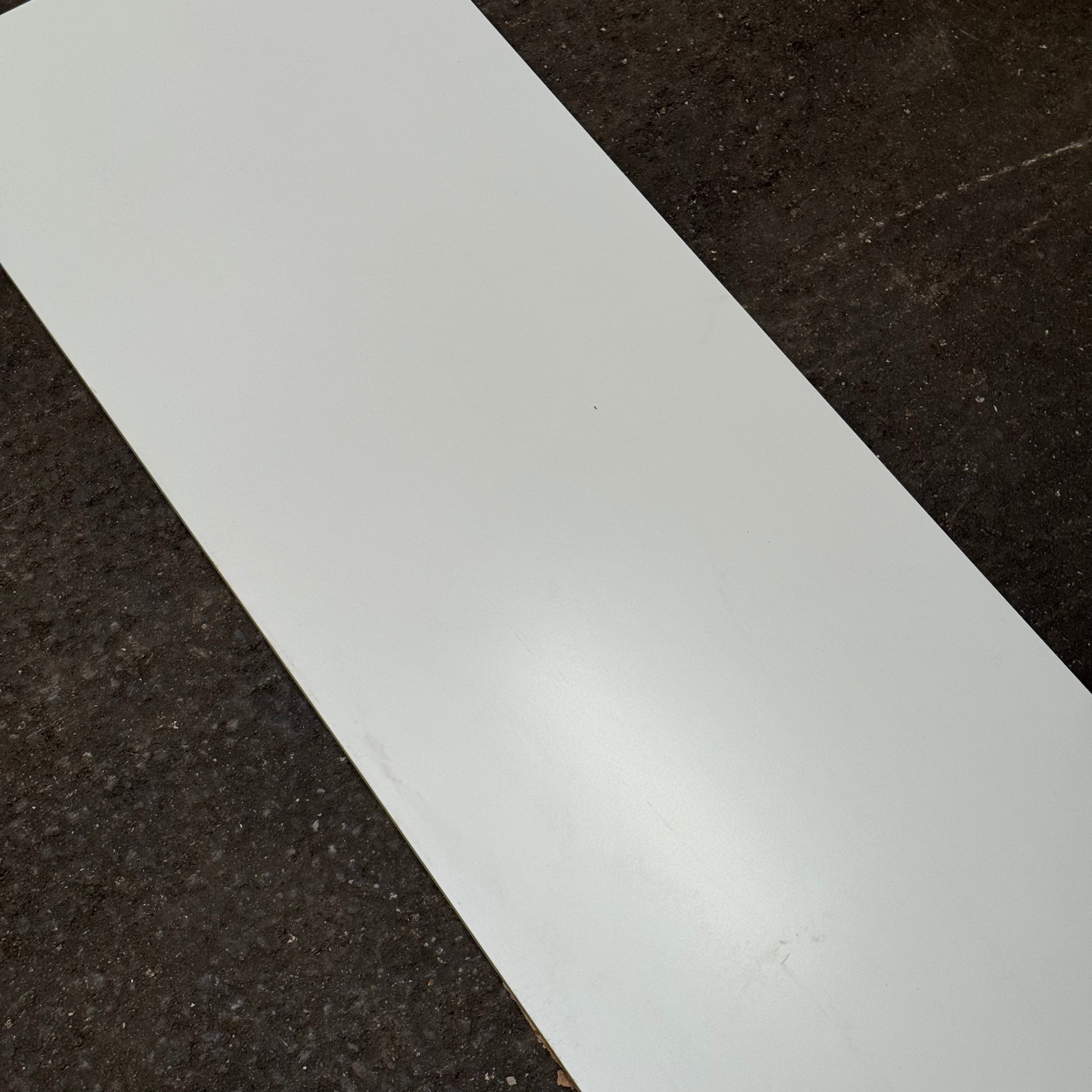 OUTLET - Hvid mat vægflise - 45 x 120 cm (12,83 m2)