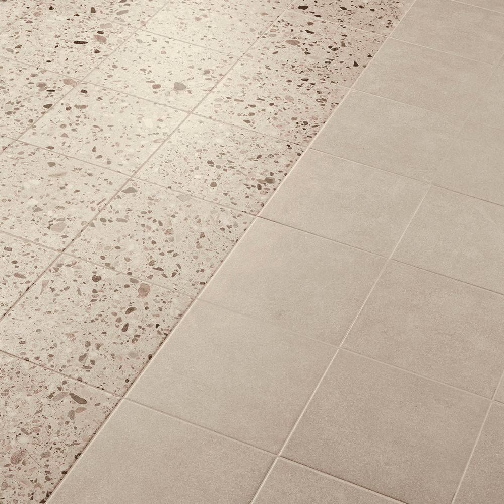 Andy flisen i farven Beige med Plain og Terrazzo overflade