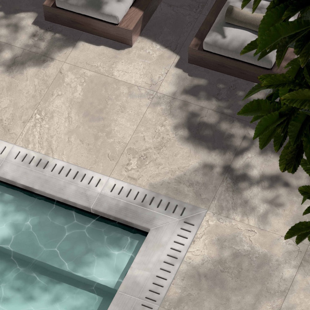 sand naturstenslook flise i keramisk materiale.