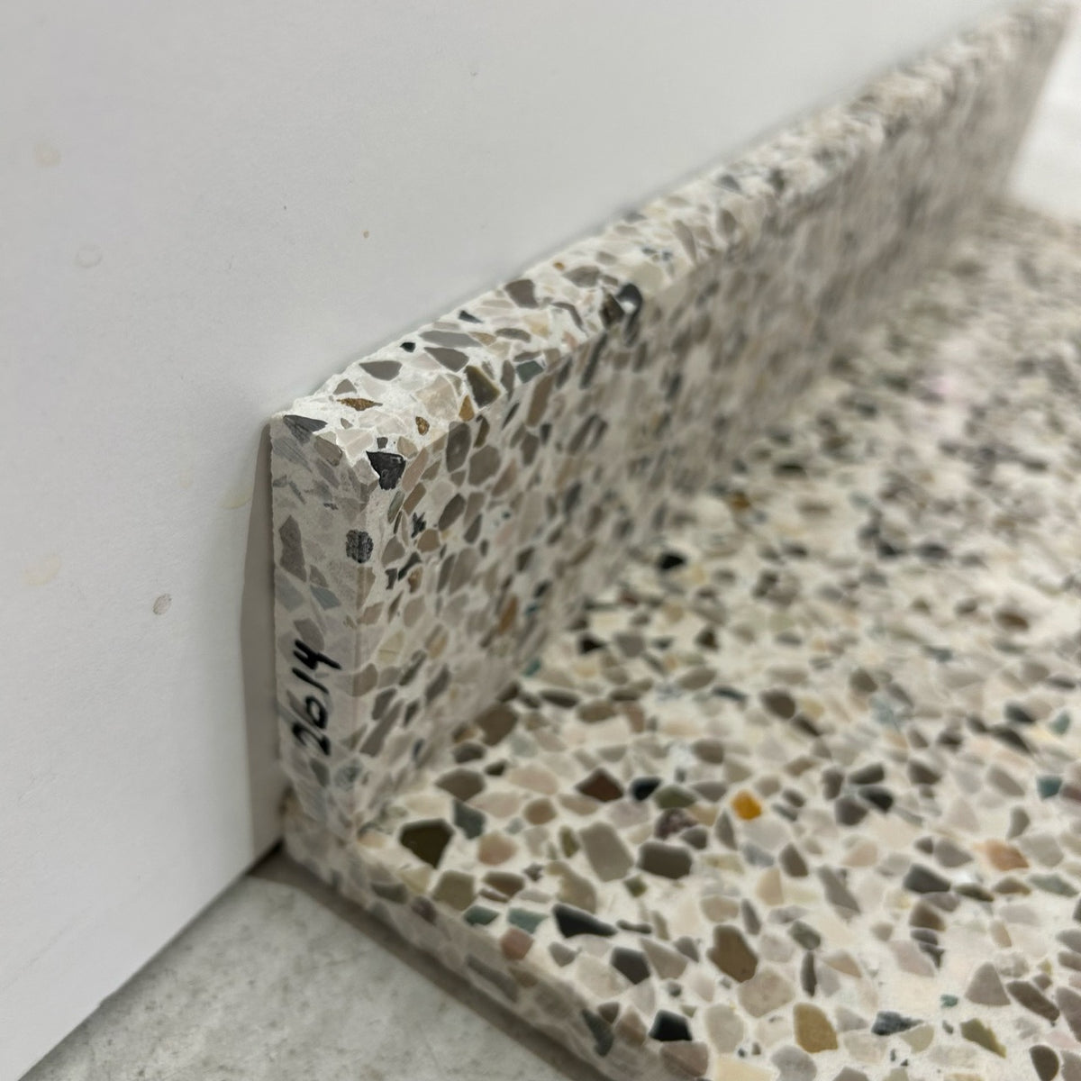 Terrazzo 1420 – 7,5 x 40 cm Sokkelkant
