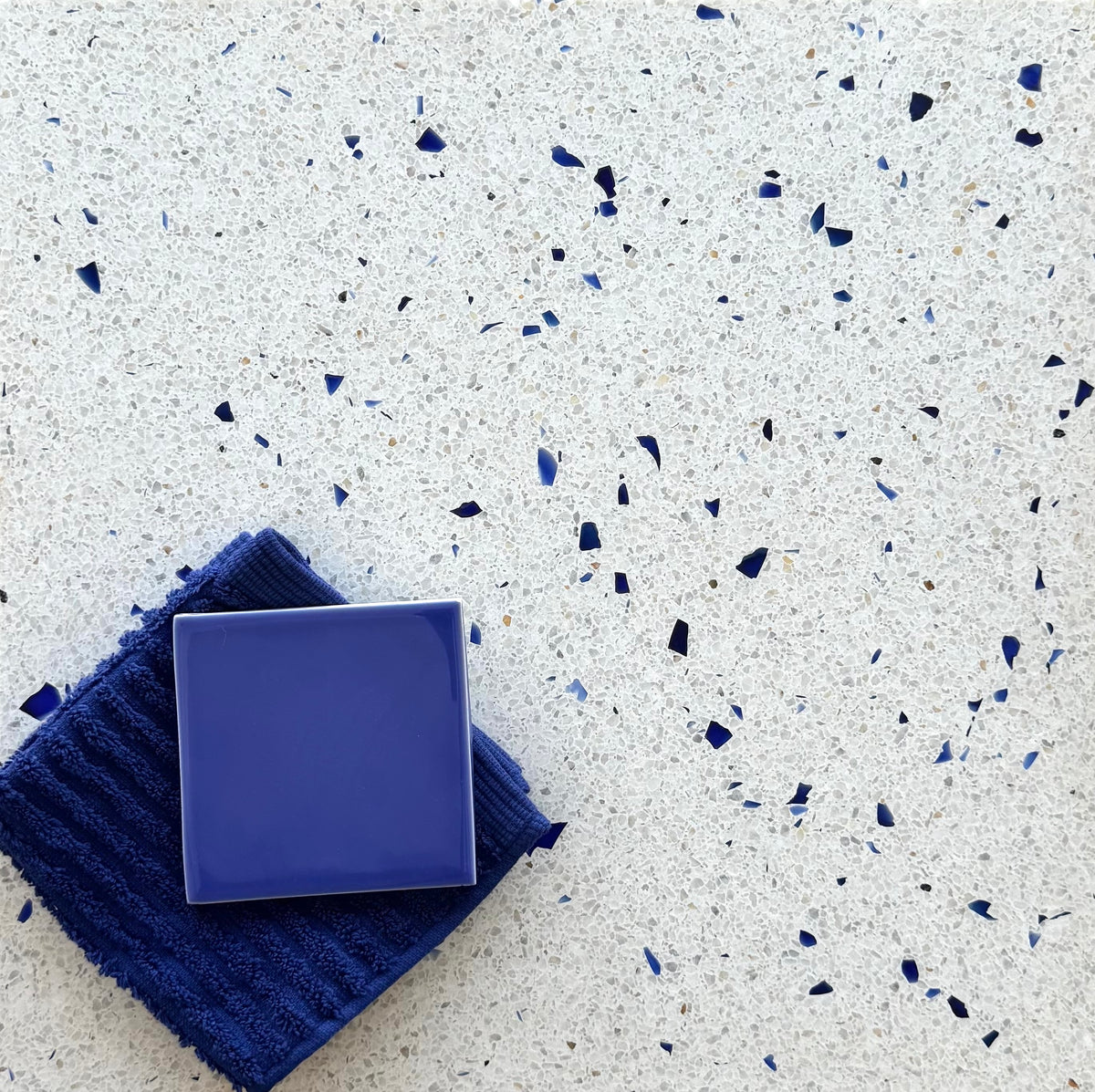 Terrazzo 1511 med lyst, blåt mix